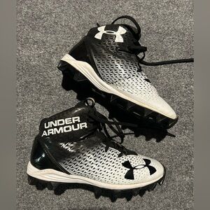 Under Armour Kids Black Football Cleats size 4 youth